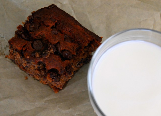 date chocolate chip cake 12 edited