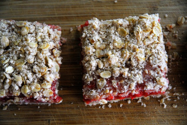 strawberry oatmeal bars 11